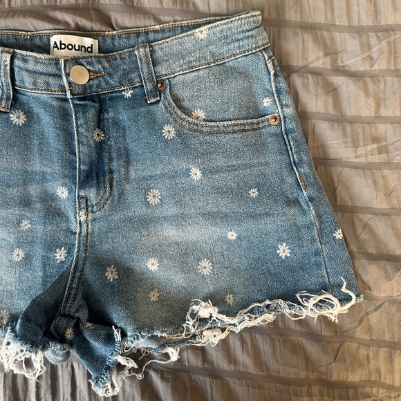 Women's Jeans Shorts - Ripped - Flower Print - US 28 - Picture 2 of 8